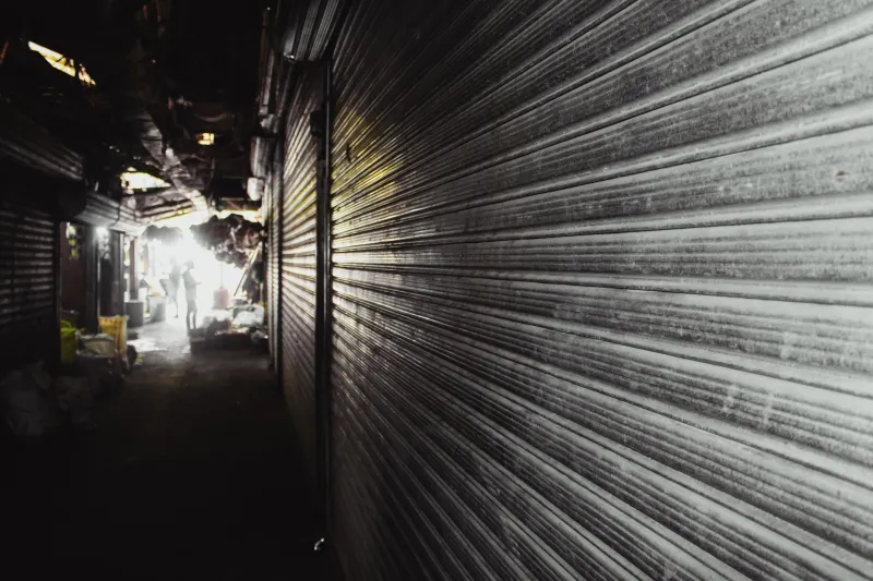 Under the Table and Under the Radar: How Paradise Valley's Shadow Economy Actually Runs Things